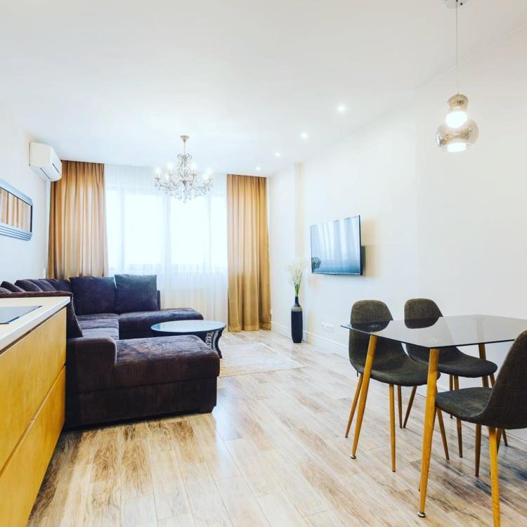Vip 2 Rooms 75M2 Center Of Obolon Near River Side キエフ エクステリア 写真
